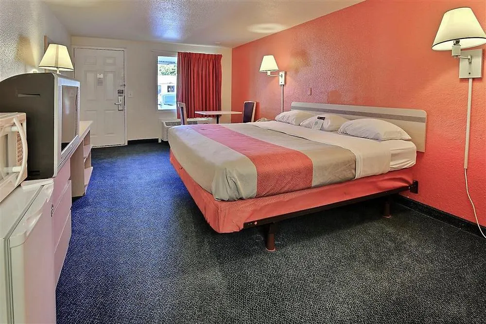 Motel 6-Newport News, Va