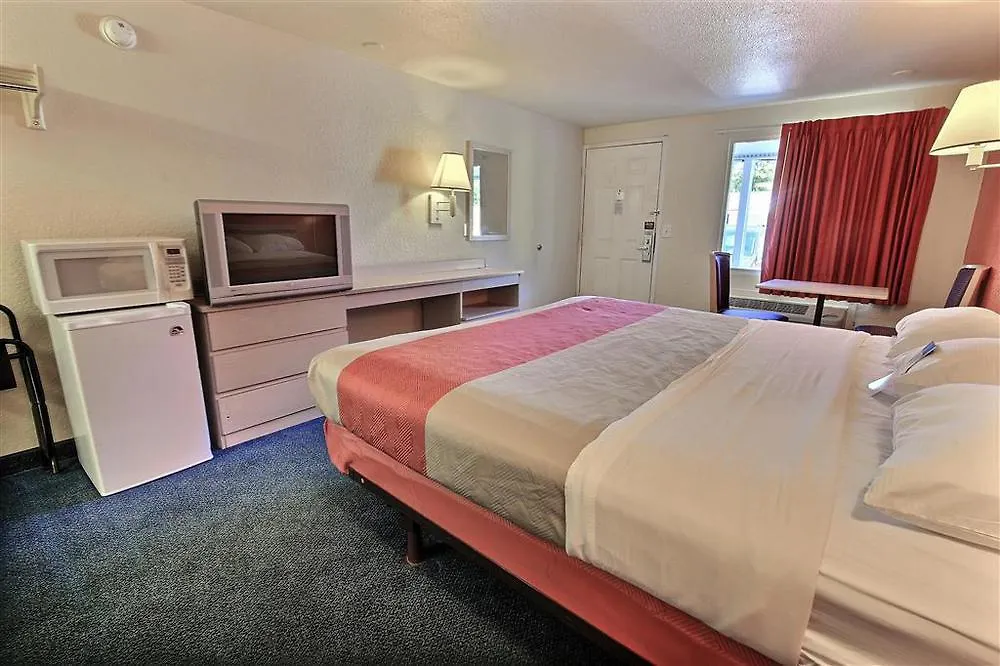 Motel 6-Newport News, Va